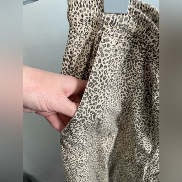 Thread & supply leopard print joggers size large - Picture 4 of 7